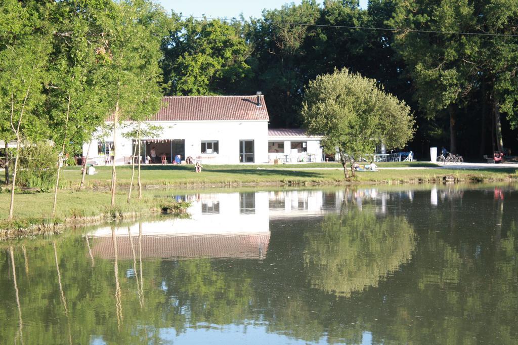 Chalet De La Heronniere Chef-Boutonne Bagian luar foto
